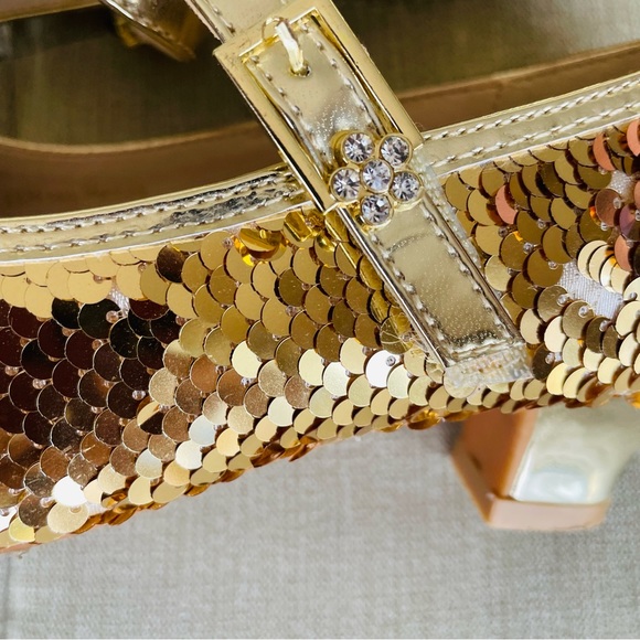 Girl’s gold Sequins dress shoes, SZ 4 - Picture 4 of 13